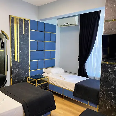 Orange Airport Hotel 3*