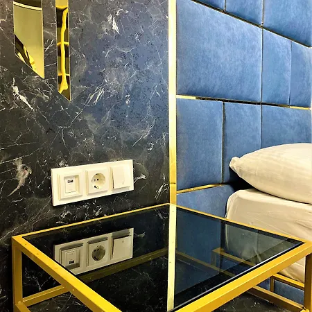 Orange Airport Hotel 3*