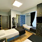 Hotel Orange Airport 3*