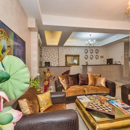 Orange Airport Hotel 3*