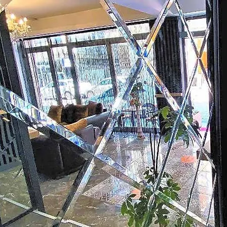 Orange Airport Hotel 3*