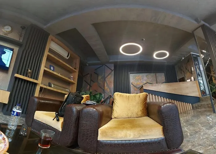 Orange Airport Отель