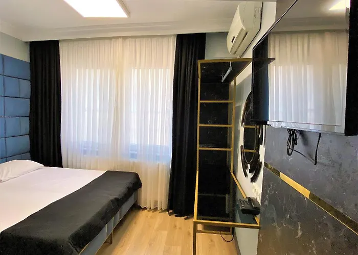 Orange Airport Отель 3*