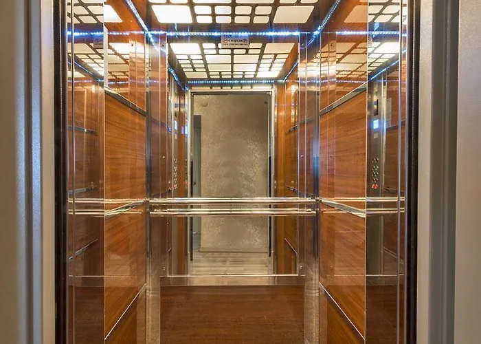 Отель Orange Airport