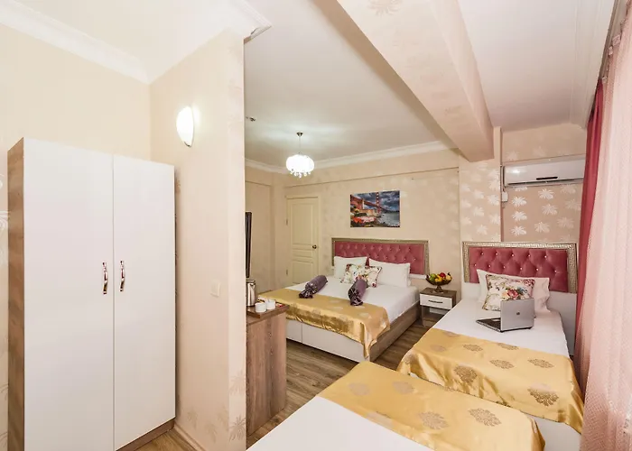 Orange Airport Отель