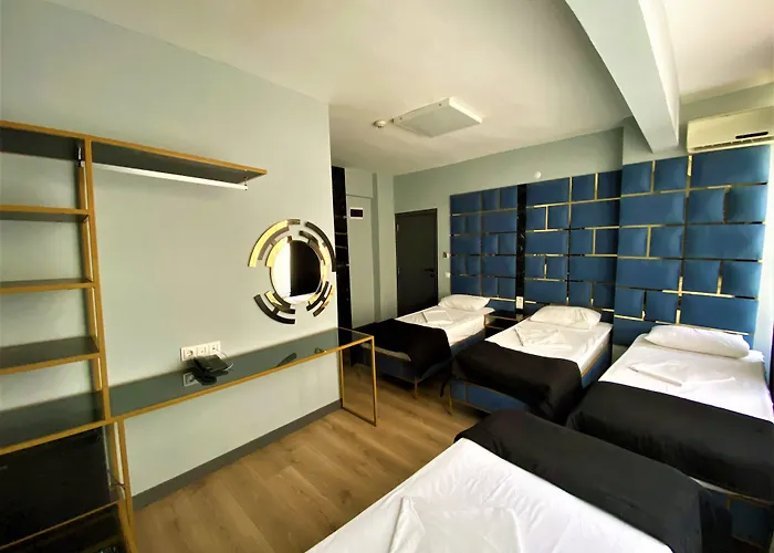 Orange Airport Отель