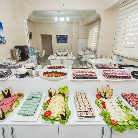 Orange Airport Otel 3*