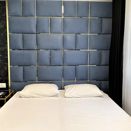 Orange Airport Otel 3*